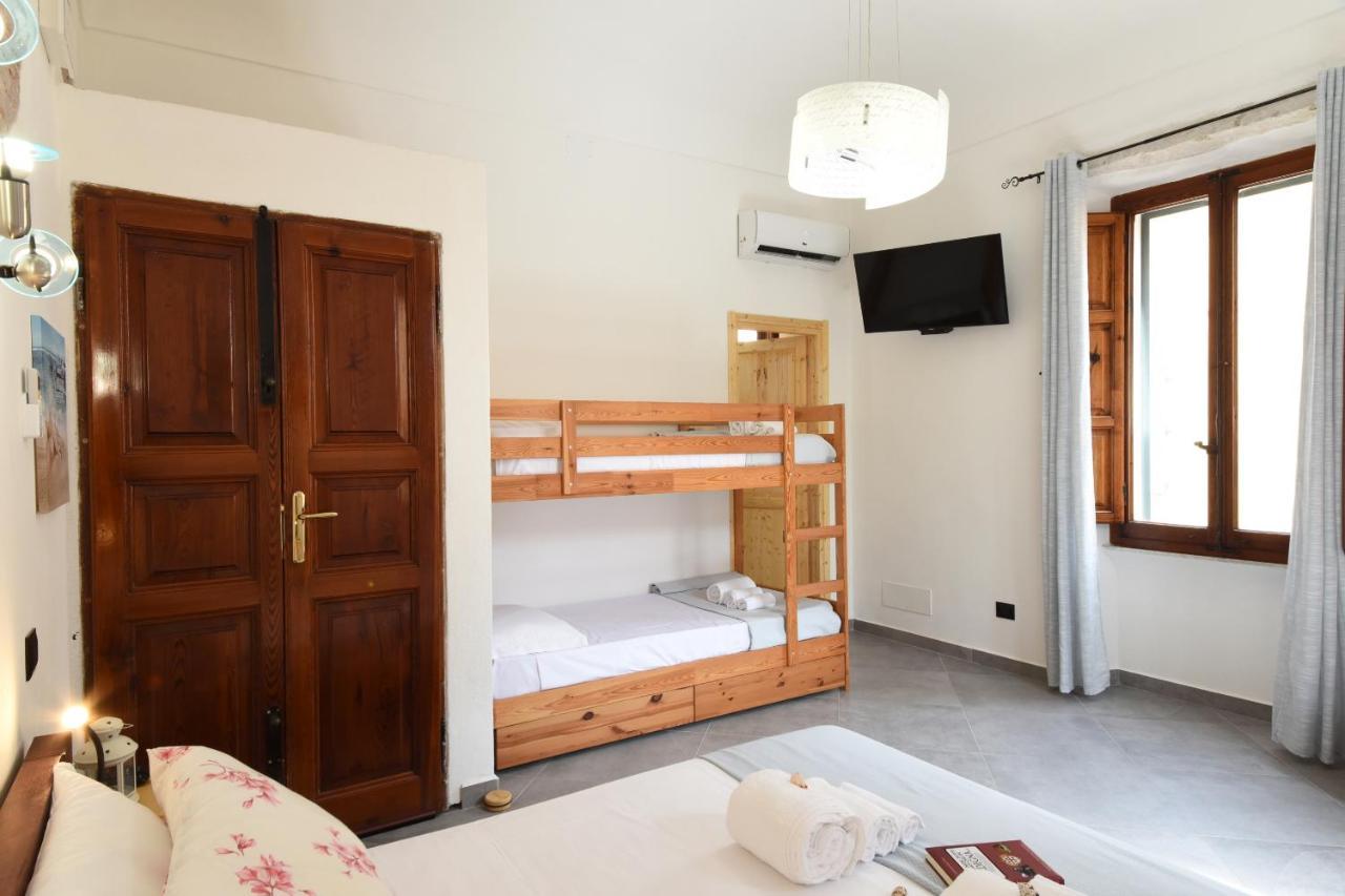 La Casa Di Dario Hotell La Maddalena  Eksteriør bilde