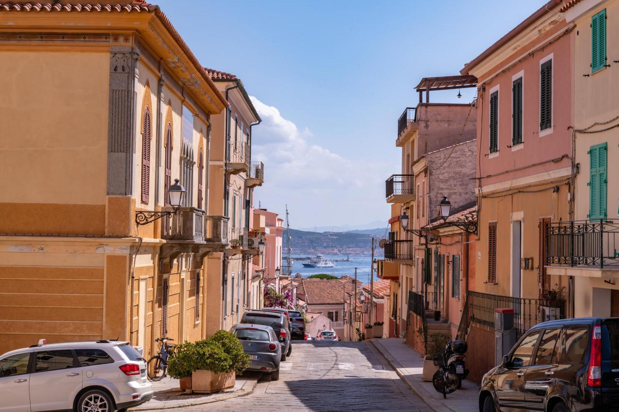 La Casa Di Dario Hotell La Maddalena  Eksteriør bilde